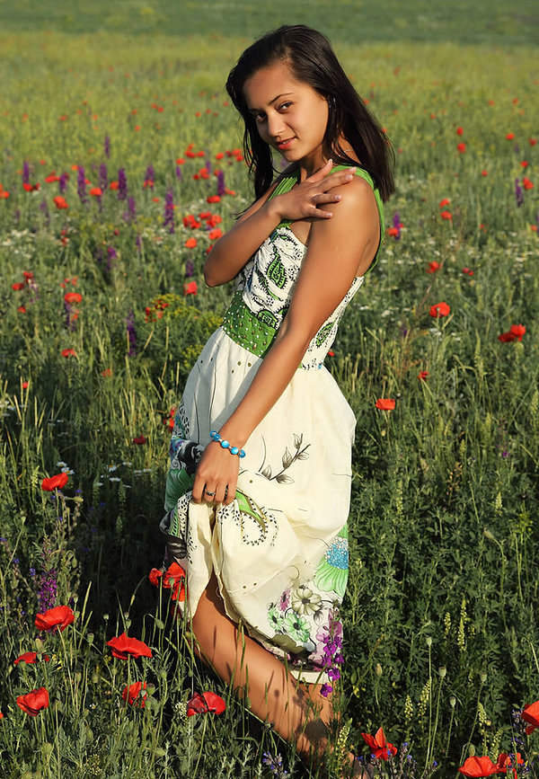 Фаина, 25